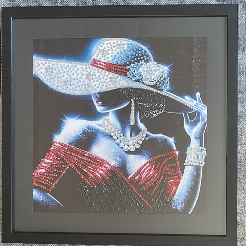 Tableau encadré diamond painting, femme au chapeau étincelant,30x30 cm