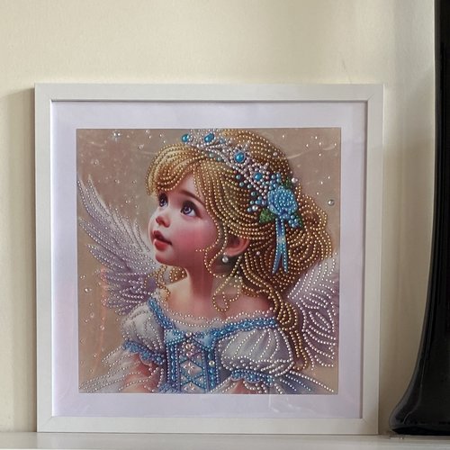 Tableau encadré diamond painting, l'ange aux yeux bleus,30x30 cm