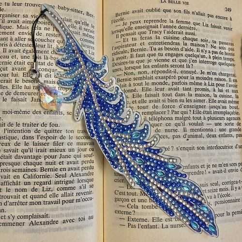 Marque-page plume bohème en diamond painting