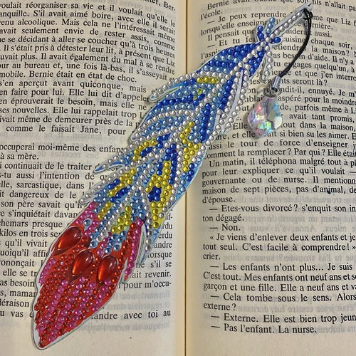Marque-page plume bohème en diamond painting
