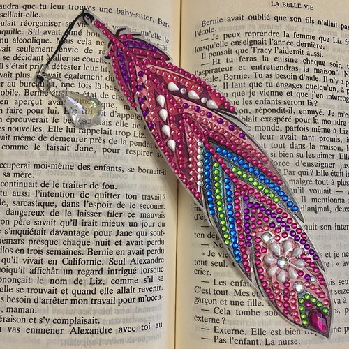 Marque-page plume bohème en diamond painting