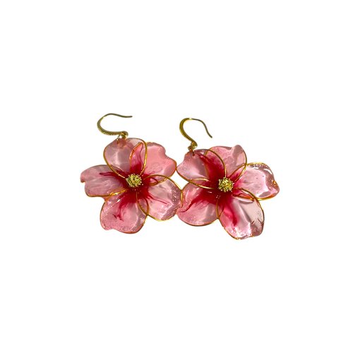 Boucles d’oreilles dorées fleurs d’orchidée rose et rouge – bijou floral fait main – création artisanale française
