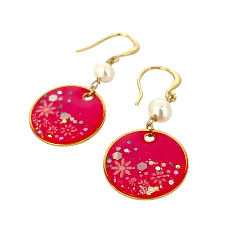 Boucles d’oreilles romantique rose – perle de culture & résine florale – fait main
