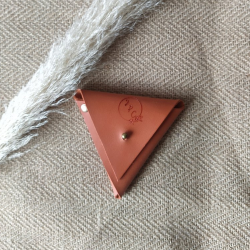 Porte monnaie triangle en cuir orange brique