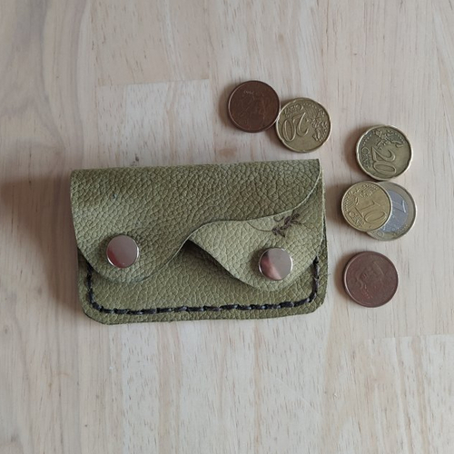 Porte monnaie double en cuir de nubuck couleur vert savane
