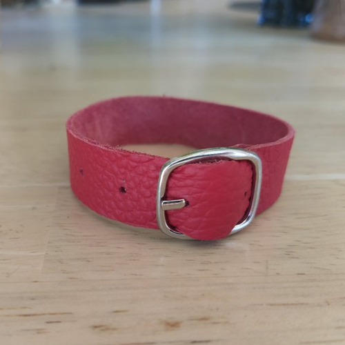 Bracelet ceinturon en cuir véritable de couleur rouge