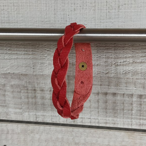 Bracelet tressé en cuir véritable de couleur rouge