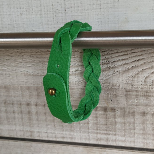 Bracelet tressé en cuir véritable de couleur vert sapin