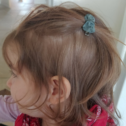Barrette à cheveux en cuir pour enfant, noeud papillon de couleur bleu jean