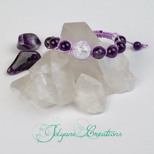 Bracelet shamballa tibétain macramé  avec perles en améthyste et cristal de roche : « rivière céleste »