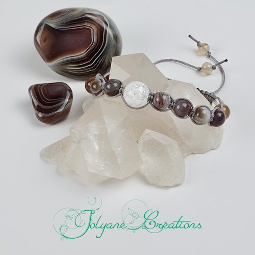 Bracelet shamballa tibétain macramé avec perles en agate du botswana et cristal de roche : « liberté dévoilée »
