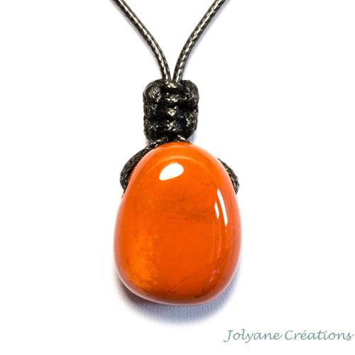 Collier pendentif en pierre de gemme naturelle jaspe rouge (adopté)