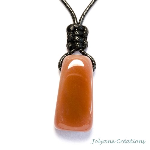 Collier pendentif en pierre de gemme naturelle cornaline