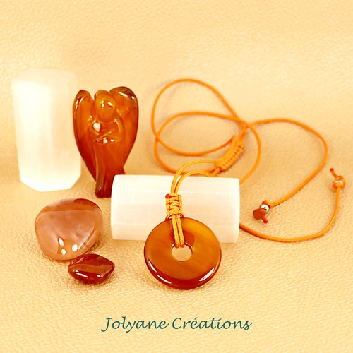 Pendentif macramé shamballa avec disque pi en cornaline naturelle : collection soleil levant