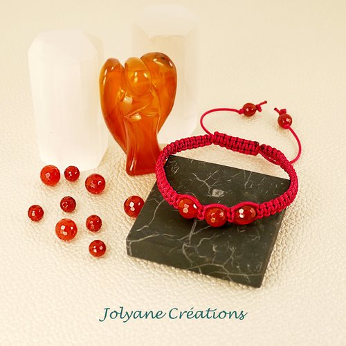 Bracelet shamballa tibétain avec perles rondes à facettes en agate rouge collection soleil levant