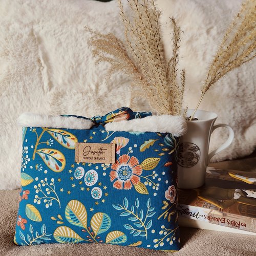 Pochette à livre en tissu bleu fleuri – faite main en france – intérieur doux et protecteur – atelier josette