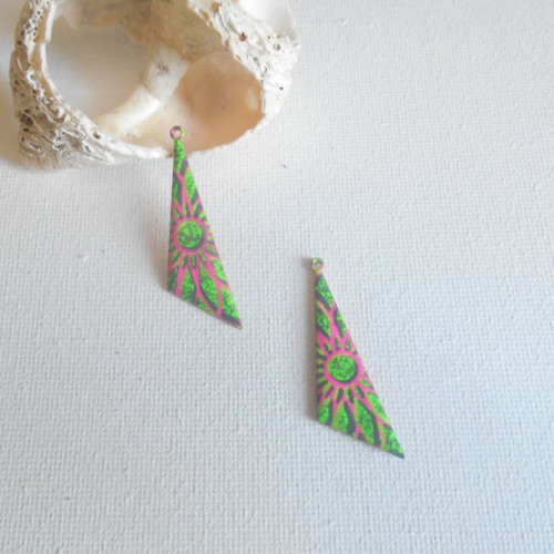 X2 pendentifs triangle émaillés rose fluo - gris foncé - vert fluo