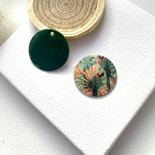 2 pendentifs motif multicolore et vert foncé 20 mm