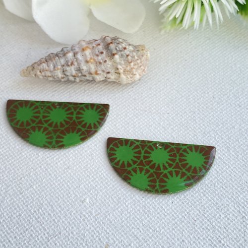 2 sequins émaillés vert tendre et marron  2 faces