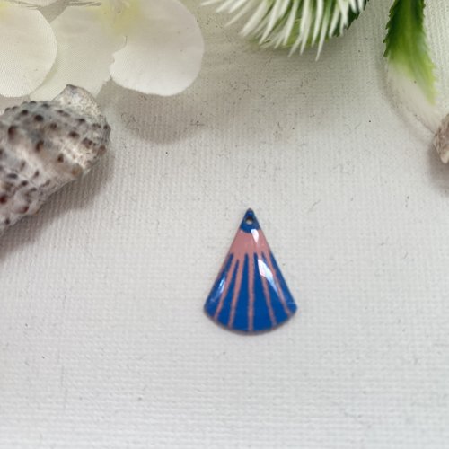 2 sequins  émaillés rose et bleu 20x15 mm
