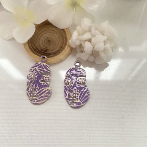 2 pendentifs émaillés visage ivoire et violet 33x17 mm 2 faces