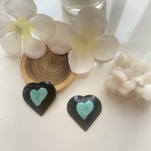 2 pendentif coeur  émaillé noir et turquoise 22 mm