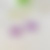 2 estampes fleurs connecteurs laquées mauve 22x25 mm