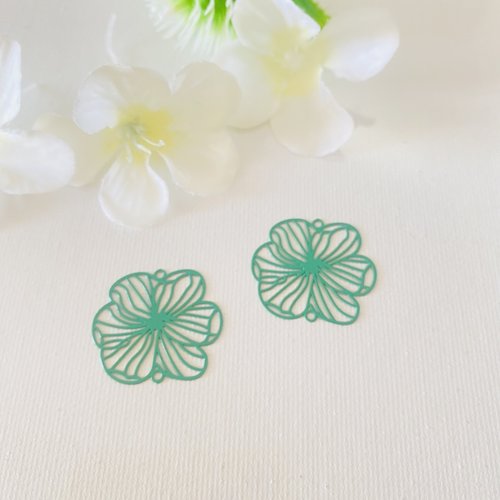 2 estampes fleurs connecteurs laquées vert 22x25 mm
