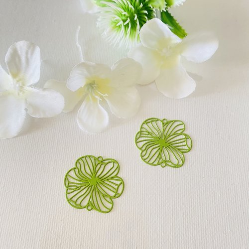 2 estampes fleurs connecteurs laquées vert anis 22x25 mm