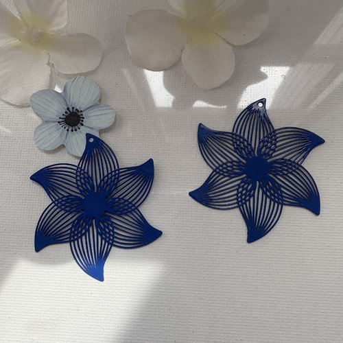 2 estampes filigrane fleur bleu marine 45x40 mm