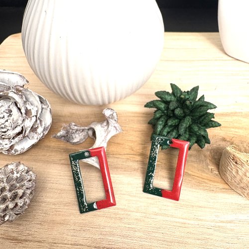 2 pendentifs émaillés rouge et vert foncé 2 faces