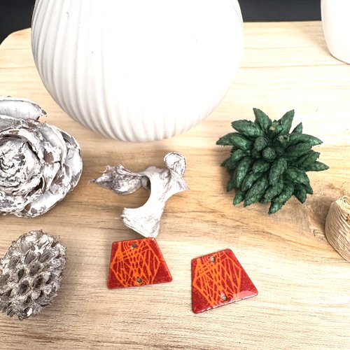 2 pendentifs émaillés orange et rouge 2 faces