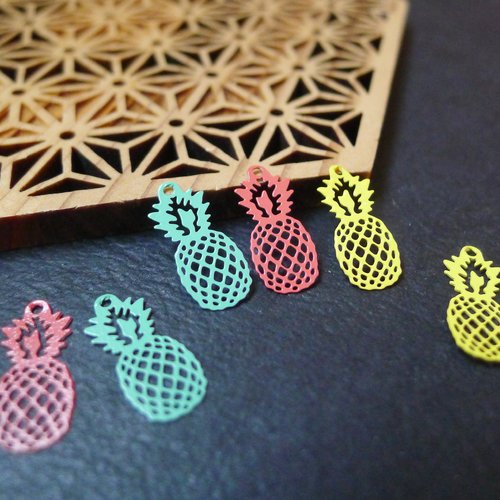 6 breloques ananas rose jaune et bleu 8x15mm