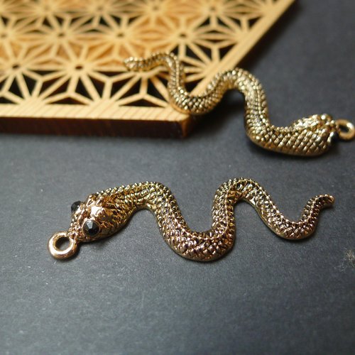 2 breloques pendentifs serpent doré 15x45mm