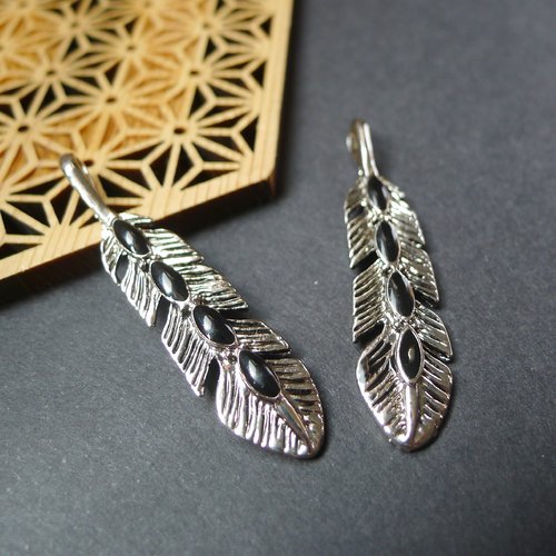 X2 pendentif plume argenté émail noir ethnique 10x48mm