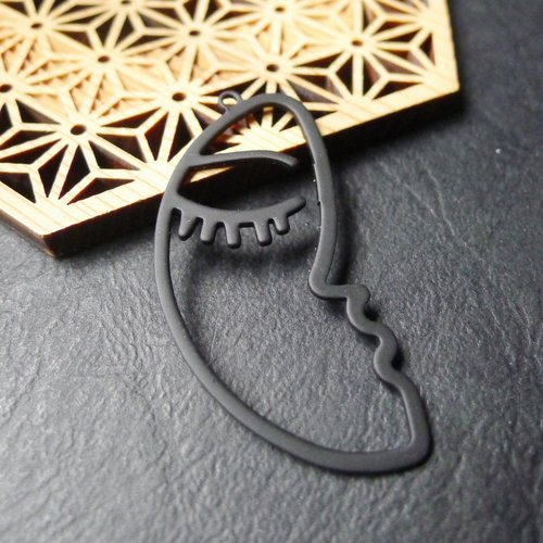 Pendentif ovale noir mat visage 20x45mm