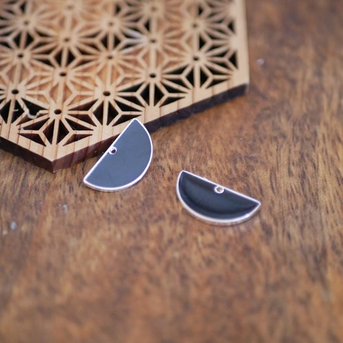 X2 breloque sequin rond, émail noir et argenté, 10x20mm