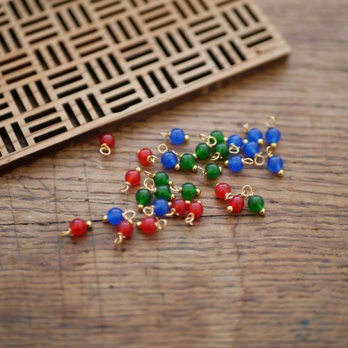 X30 perles rondes pierres jade rouge vert bleu - doré 4x8mm breloques