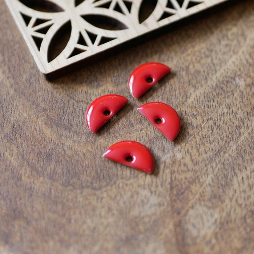 4 sequins émaillés demi lune - 8x15mm - rouge
