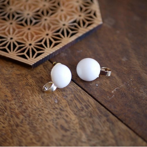 2 attaches de boucles d'oreilles, support puce en perles blanc écru, 15mm