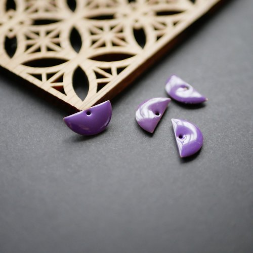 4 sequins émaillés demi lune - 8x15mm - violet