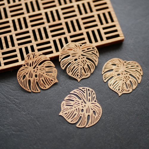 X4 pendentif feuille doré 26x29mm