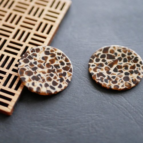 2 pendentifs en résine marron beige léopard 33mm