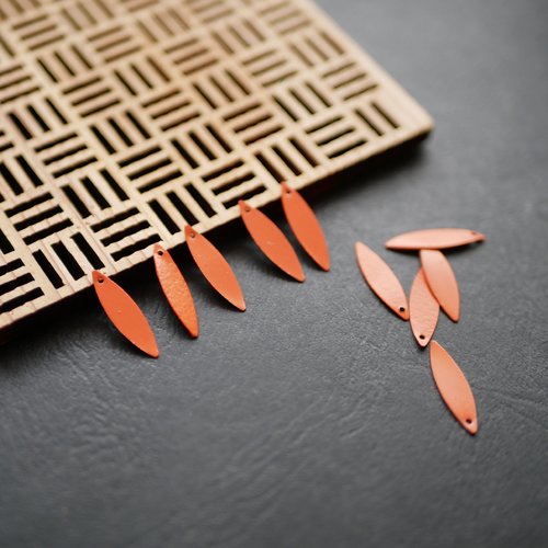 X10 breloque sequin goutte navette, acier orange, 5x20mm
