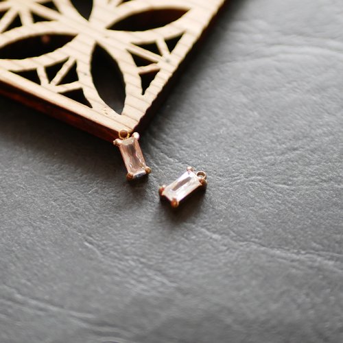 X2 pendentif sequin rectangle en acier inoxydable doré et verre transparent 3x8mm