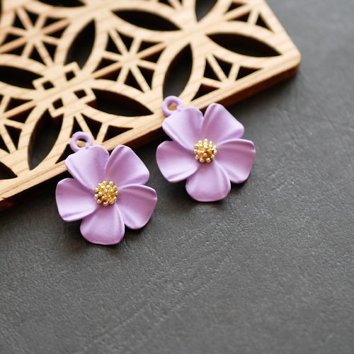X2 breloques fleurs violet et doré 19x23mm
