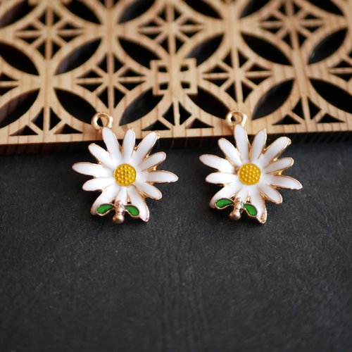 2 breloques fleurs marguerite doré et émail blanc 21x28mm