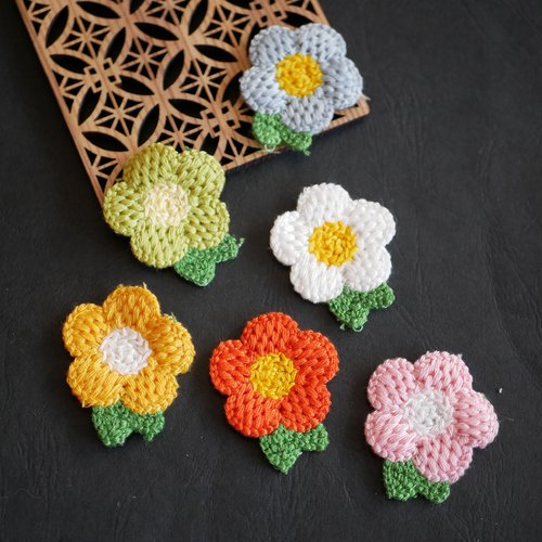 6 patch applique marguerite fait au crochet 40x47mm