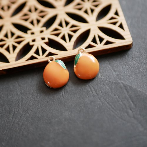 2 breloques fruits pêches orange doré et émail 13x18mm