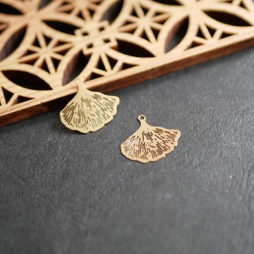 2 breloques pendentifs bohèmes feuille de ginkgo doré 15x17mm